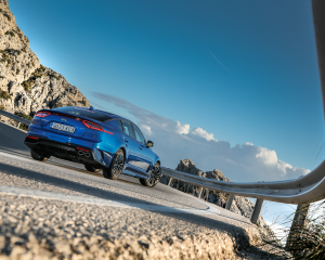 Kia Stinger Blue Static  (7)